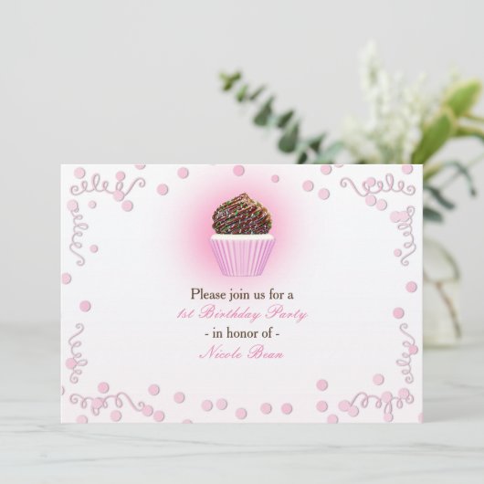 Roze Cupcake Confetti Verjaardagsfeestje Uitnodigi Kaart (Staand voorkant)