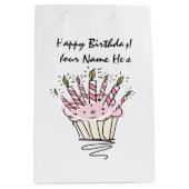 Roze cupcake met verjaardagskaarsen gepersonalisee medium cadeauzakje (Voorkant)