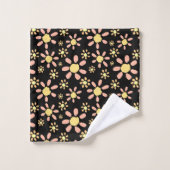 Roze Daisy Flower Waterverf Pattern op Black Bad Handdoek (Wasdoekje)
