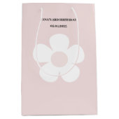 Roze Daisy Verjaardag – Elegant Bloemenfeest Medium Cadeauzakje (Voorkant)