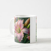 Roze Daylily Floral Koffiemok (Voorkant links)
