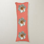 Roze deaffodilentestbloem lichaamskussen (Voorkant Verticaal)