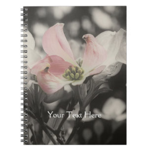 Roze Dogwood-ventilator in zwart-wit notebook Notitieboek