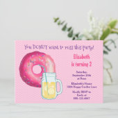 Roze donut en limonade verjaardagsfeestje uitnodig kaart (Staand voorkant)
