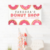 Roze Donut Shop Birthday Party Spandoek (Insitu)