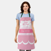 Roze Drielaagse Taart Bakkerij Schort (Gedragen)