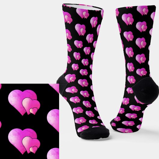 Roze drievoudige harten op zwart sokken