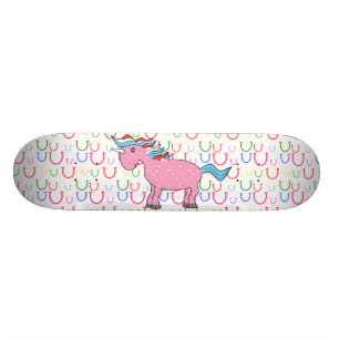 Roze eenhoorn met witte sterren skateboard