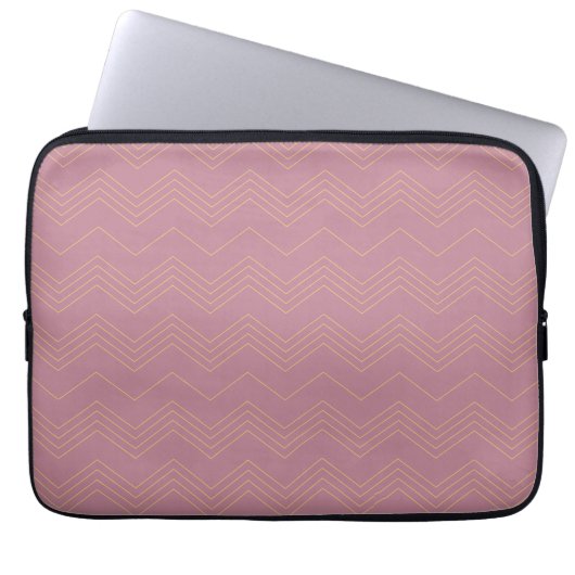 Roze, eenvoudig, modern, cool, trendy zigzag patro laptop sleeve (Voorkant)