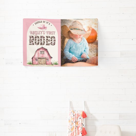 Roze Eerste Rodeo Custom Cowgirl Foto 1e verjaarda Spandoek (Insitu)