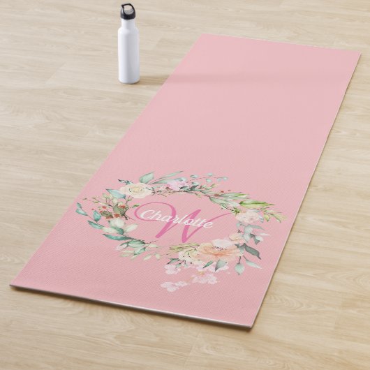 Roze  Elegant Script Monogram Rozen Floral Yogamat (In situ)