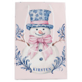 Roze en blauwe Grandmillennial Snowman Medium Cadeauzakje (Voorkant)