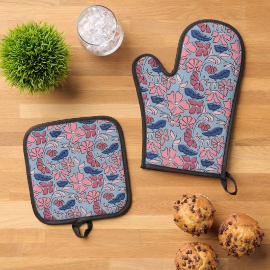 Roze en Blauwe Hand Getrokken Bloemen Block Print Ovenwant & Pannenlap Set (Top down)