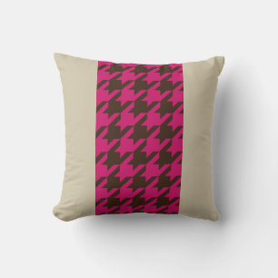 Roze en bruine houndstooth met monogram kussen