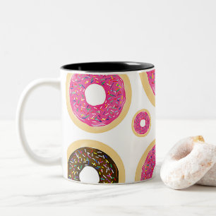 Roze en bruine sprinkhanen donuts Modern Fun Cute Tweekleurige Koffiemok