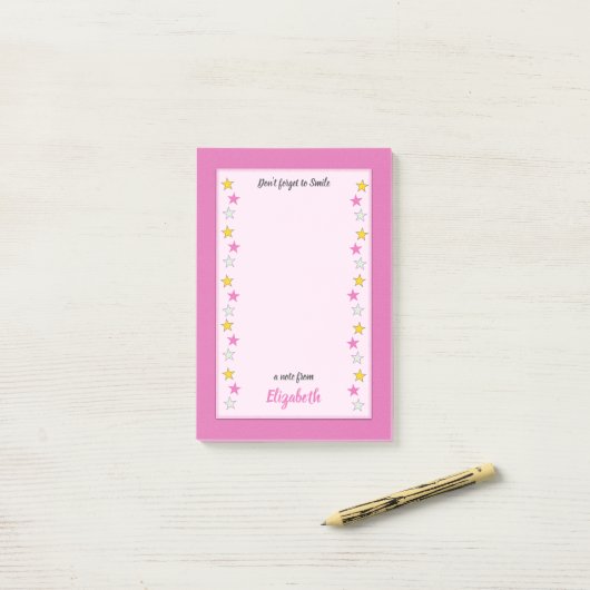 Roze en geel met sterren en naam post-it® notes (Op bureau)