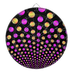 Roze en gele ballen op zwart dartboard dartbord