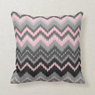 Roze en grijze Ikat Chevron Kussen