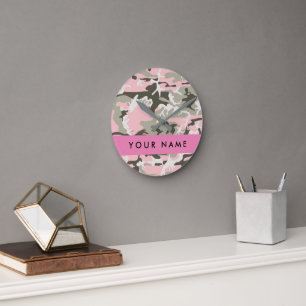 Roze en groene camouflage personaliseer je naam ronde klok
