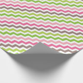 Roze en groene Chevron Stripe Cadeaupapier (Hoek)