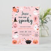 Roze en oranje Halloween 4e verjaardagsuitnodiging Kaart (Staand voorkant)