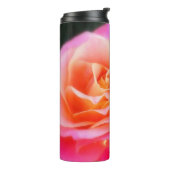 Roze en Oranje Roos Macro Foto Thermosbeker (Gedraaid links)