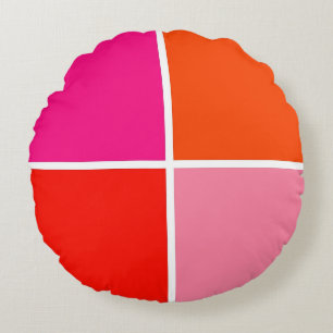 Roze en oranje vierkanten rond kussen