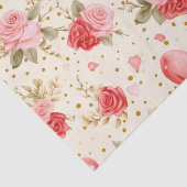 Roze en rode rozen en harten van valentijns tissuepapier (Detail)