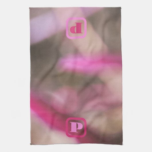 Roze en Taupe Camo Abstract Chic Monogrammed Theedoek (Verticaal)