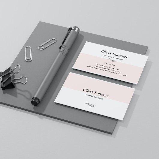 Roze en wit minimalistisch visitekaartje