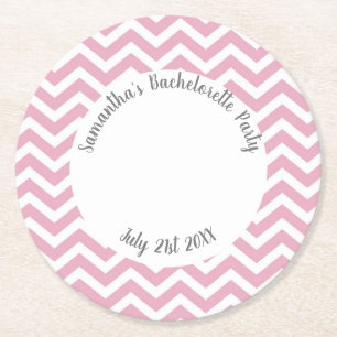 Roze en witte chevron feestje ronde kartonnen onderzetter