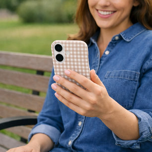 Roze en witte geruite plaid patroon iPhone 16 hoesje