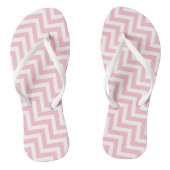 Roze en witte Medium Diagonale Chevron Stripes Teenslippers (Voetbed)