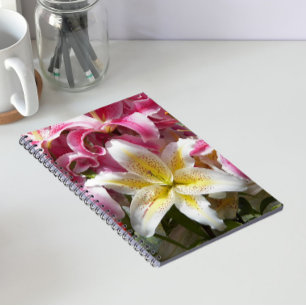 Roze en Witte Oosterse Lelies Bloemen Notitieboek