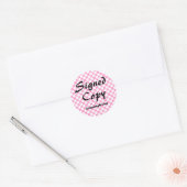 Roze en Witte Polka Dot Ondertekend Exemplaar met  Ronde Sticker (Envelop)