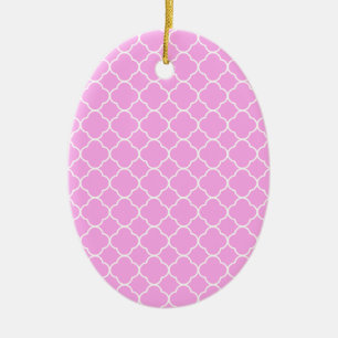 Roze en witte quatrefoliepatroon keramisch ornament