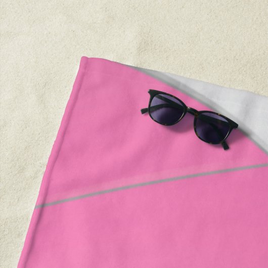 Roze en witte volleybal meisjes gepersonaliseerd strandlaken (In situ)