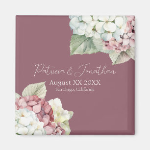 Roze en witte waterverf hydrangeabloemen op blozen magneet