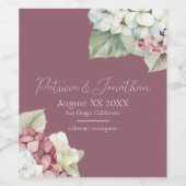 Roze en witte waterverf hydrangeabloemen op blozen wijn etiket (Enkel label)