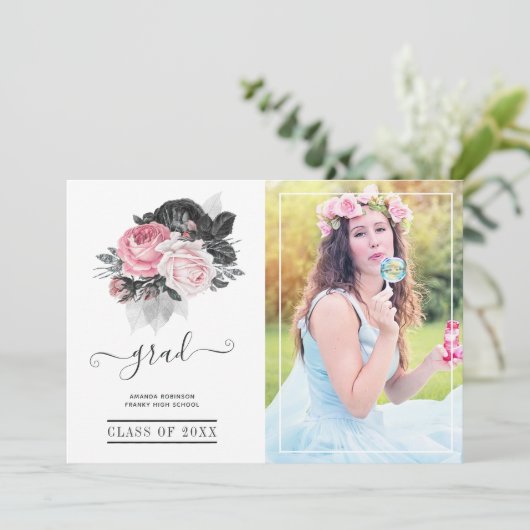 Roze en Zwart Bloemen Afstuderen Foto Aankondiging (Staand voorkant)