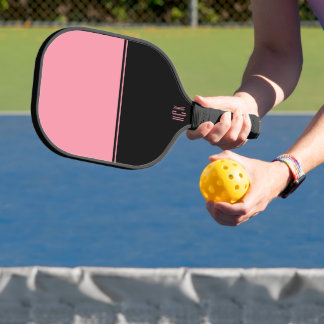 Roze en zwart modern gesplitst scherm ontwerp pickleball paddle