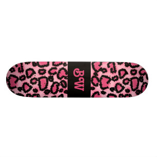 Roze en zwarte luipaard printpatroon. skateboard