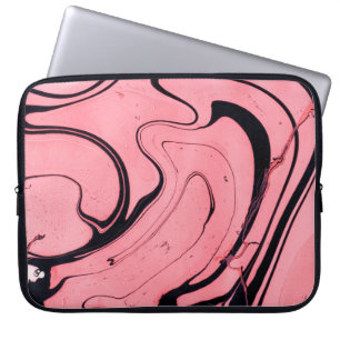 Roze en zwarte marmer textuur. Handgeschilderd Laptop Sleeve