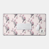 Roze en zwarte vogels op een boomtak monogram bureaumat (Keyboard & Muis)