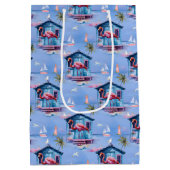 Roze Flamingo Island Tropical Beach Getaway Medium Cadeauzakje (Achterkant)