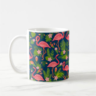 Roze flamingornament op een gestreepte turquoise koffiemok