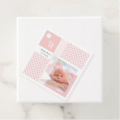 Roze foto geboortedatum Gingham Footprint Bedankjes Labels (In situ)