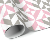 Roze frambozen en zilver Geometric ZigZag Cadeaupapier (Rol Hoek)