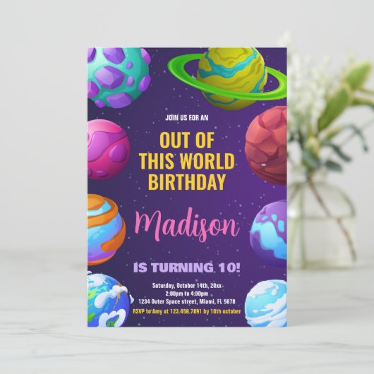 Roze Geel Buitenruimte Verjaardag Uitnodigingen (Staand voorkant)