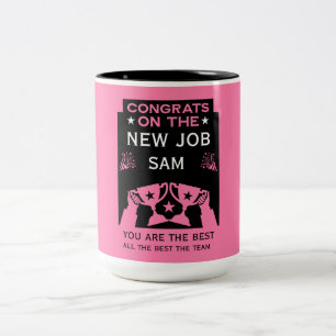 Roze gefeliciteerd met de nieuwe baan tweekleurige koffiemok